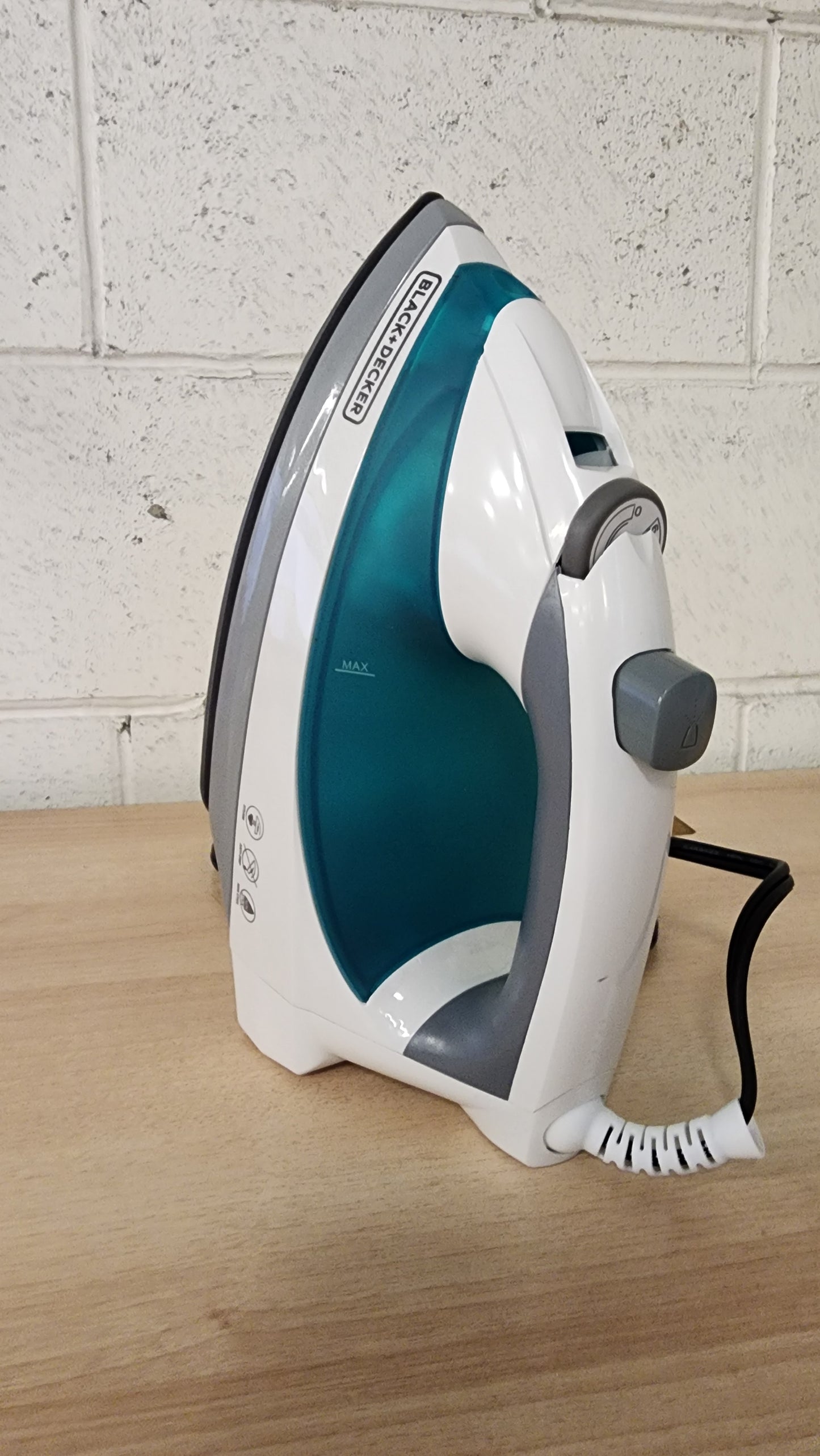 Black+Decker Lightweight Steam Iron