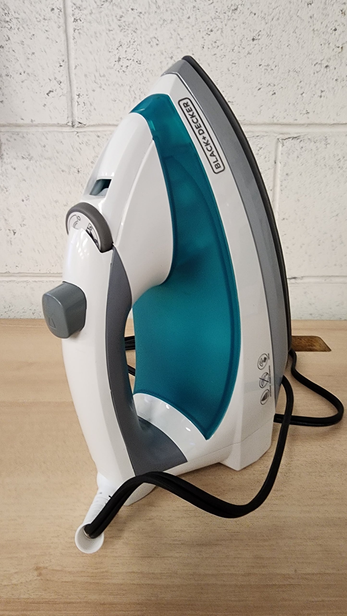 Black+Decker Lightweight Steam Iron