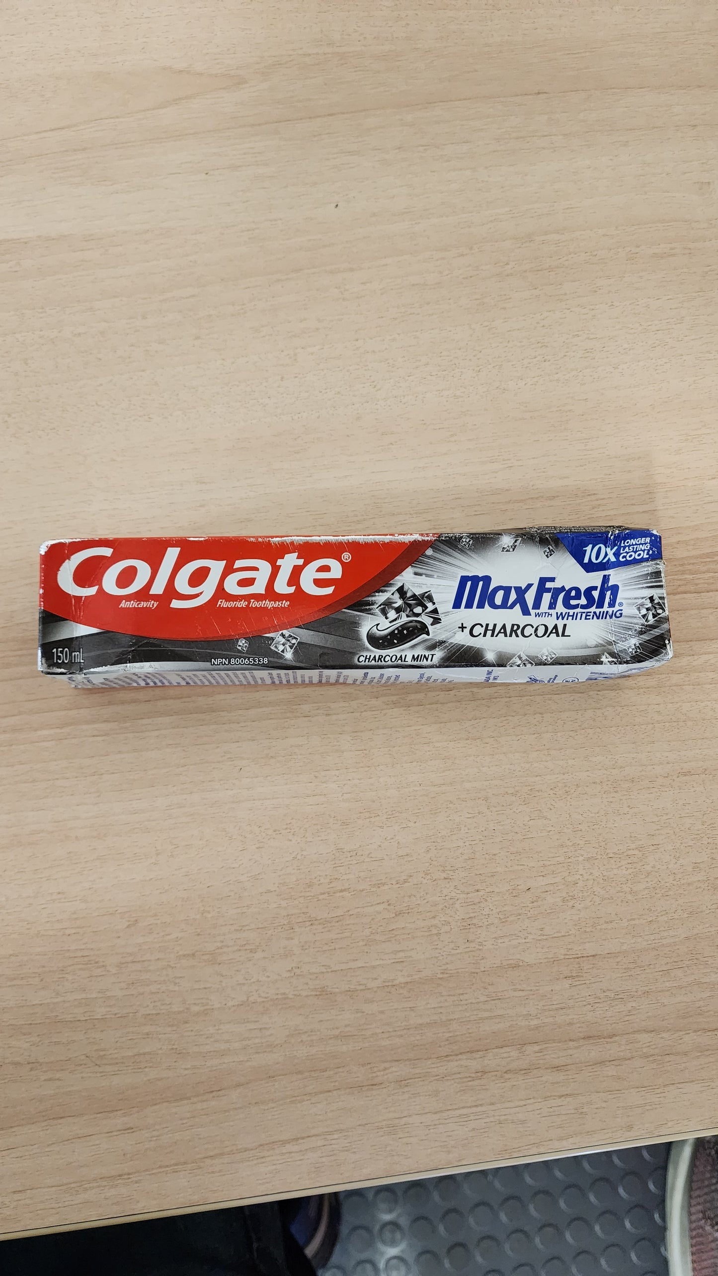 Colgate MaxFresh Advanced Whitening Toothpaste