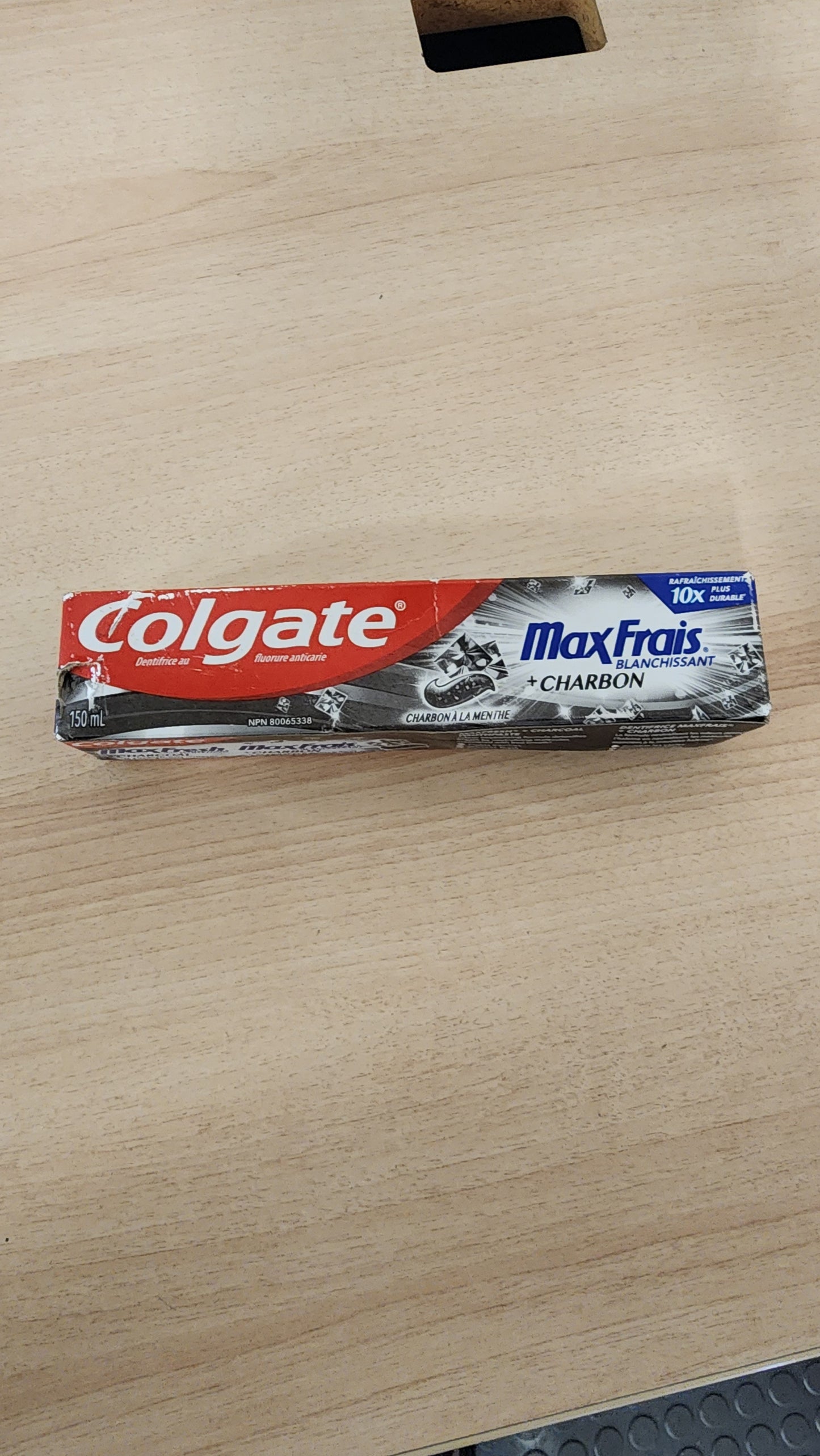 Colgate MaxFresh Advanced Whitening Toothpaste