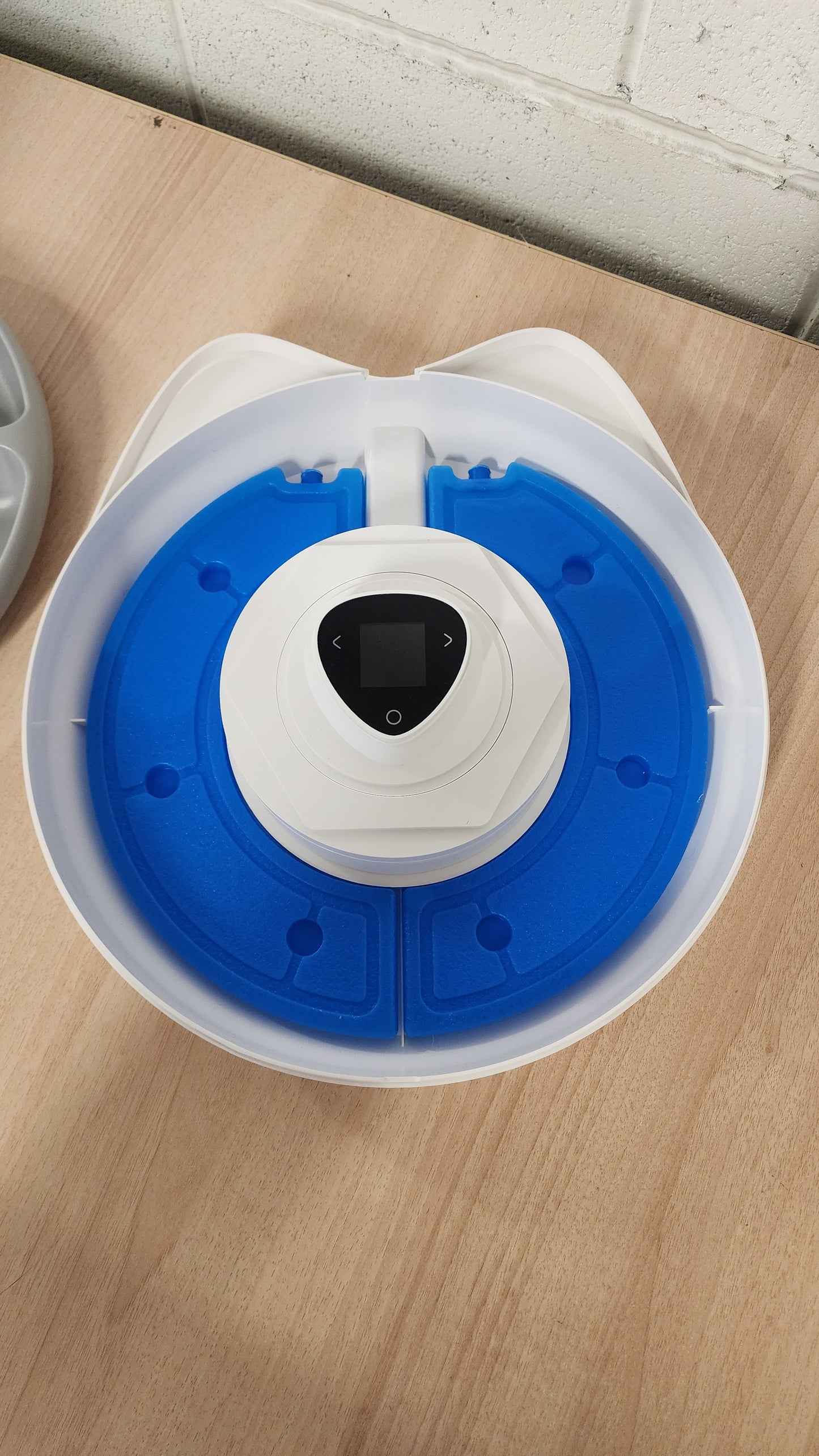 Catit PIXI Smart 6-Meal Feeder