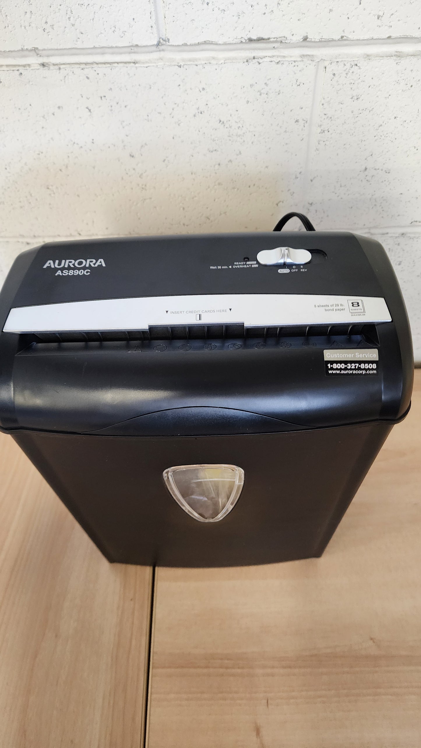 Aurora As890C 8-Sheet Cross-Cut Paper/Credit Card Shredde