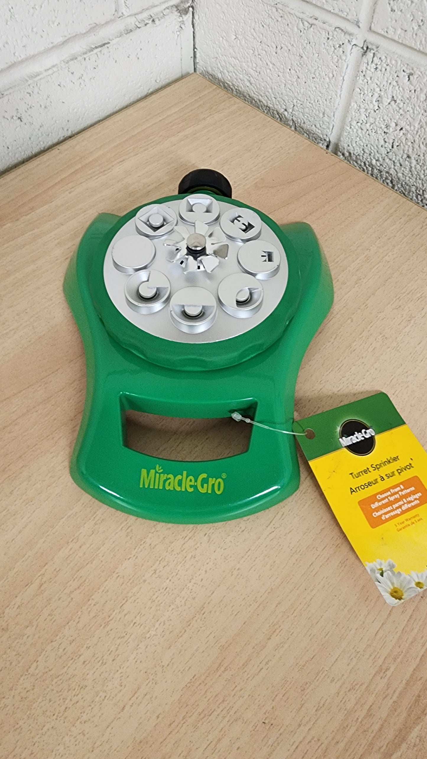 Miracle-Gro Turret Sprinkler Green